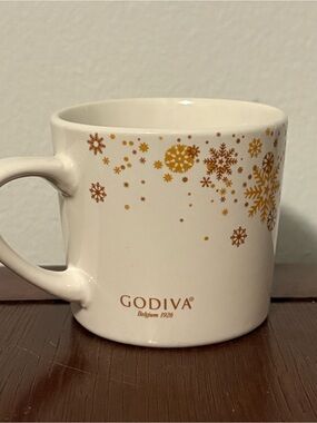 Godiva Ceramic Coffee Mug Cups White & Gold Snowflakes Winter Gourmet 12 oz